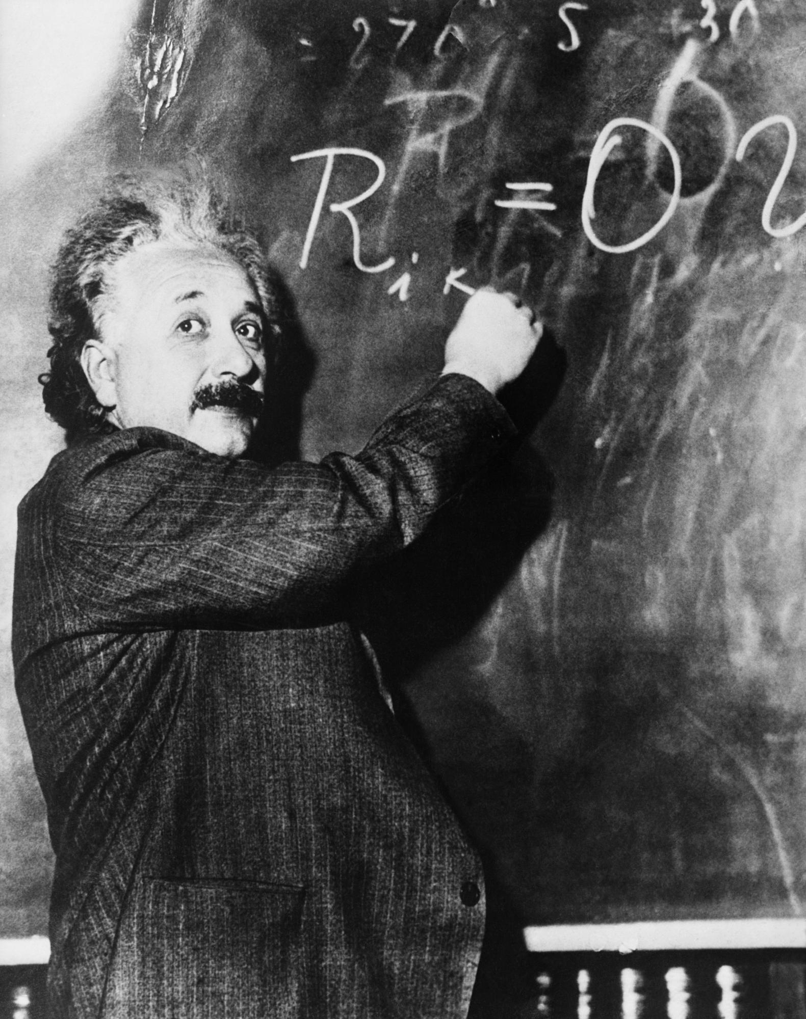 爱因斯坦重新关注他的广义相对论_哔哩哔哩_bilibili