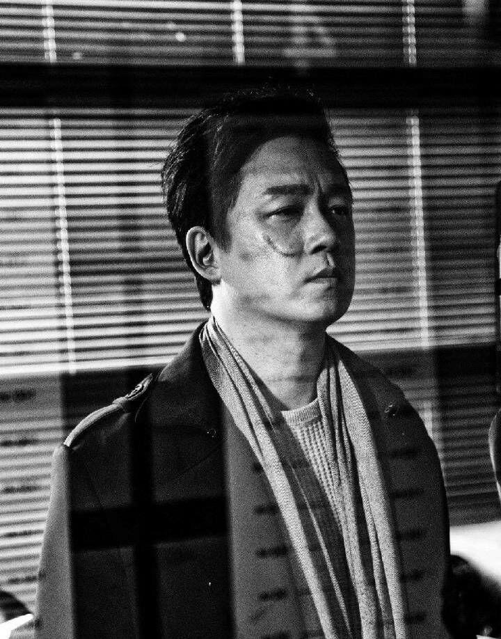 如何评价潘粤明的长相?