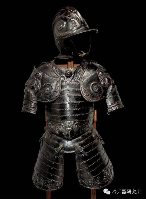 制作于十九世纪,仿意大利1540年代风格的阿尼梅半身甲结语:波兰翼