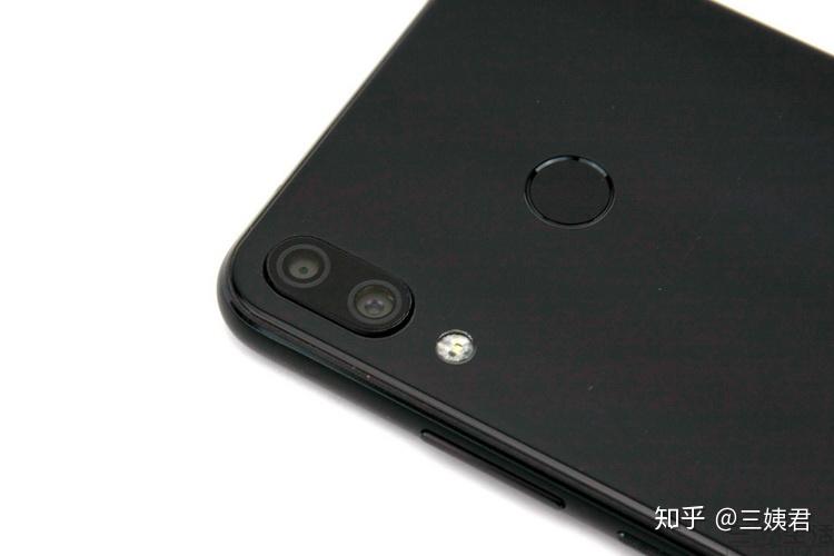 如何评价联想最新发布的全面屏手机联想 Z5?