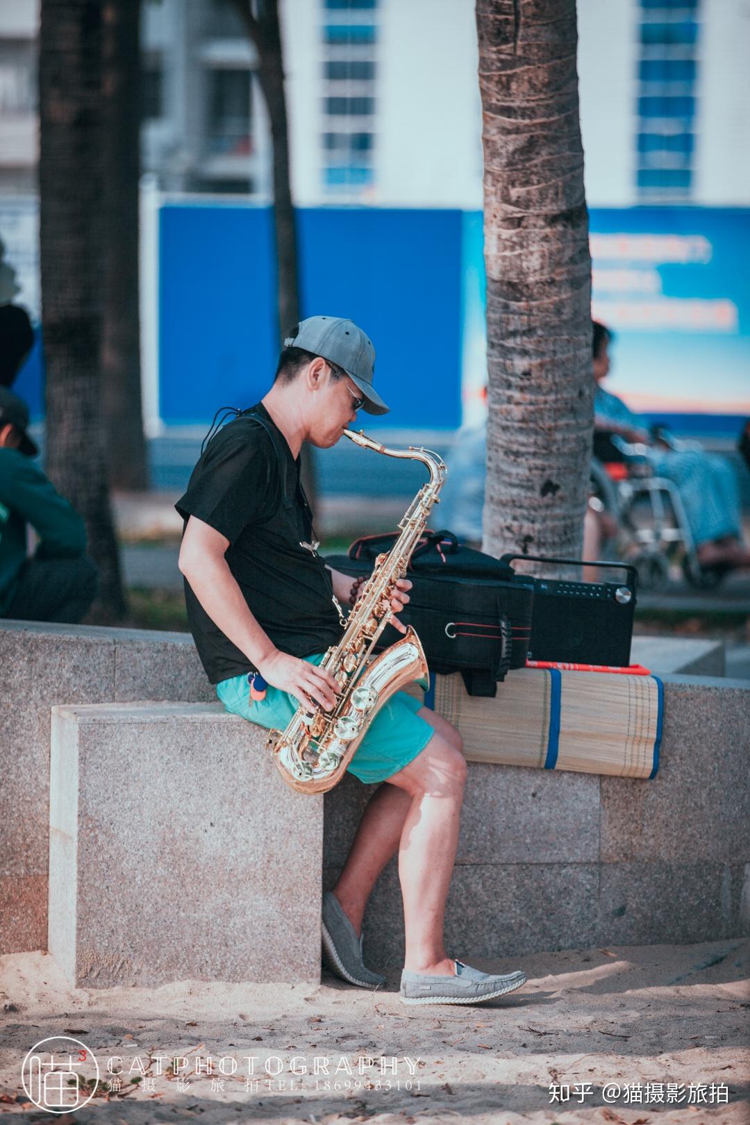 猫摄影┨三亚湾椰梦长廊吹号人