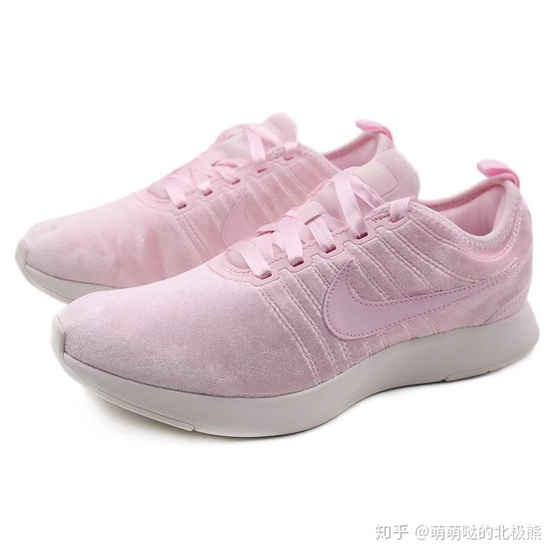 鞋子怎么系两个蝴蝶结 v2-57d8f3560359916d270682bab496f6ae_r.jpg