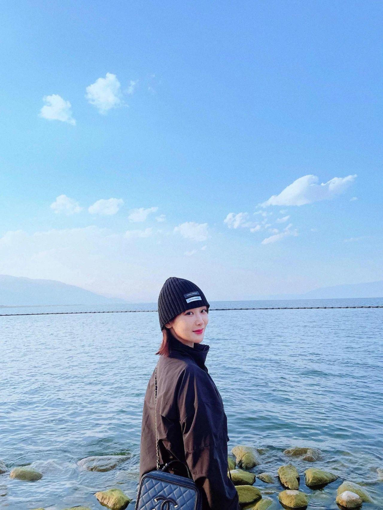 杨紫壁纸假日出游明信片送上在空闲时间里静享春日的惬意浪漫