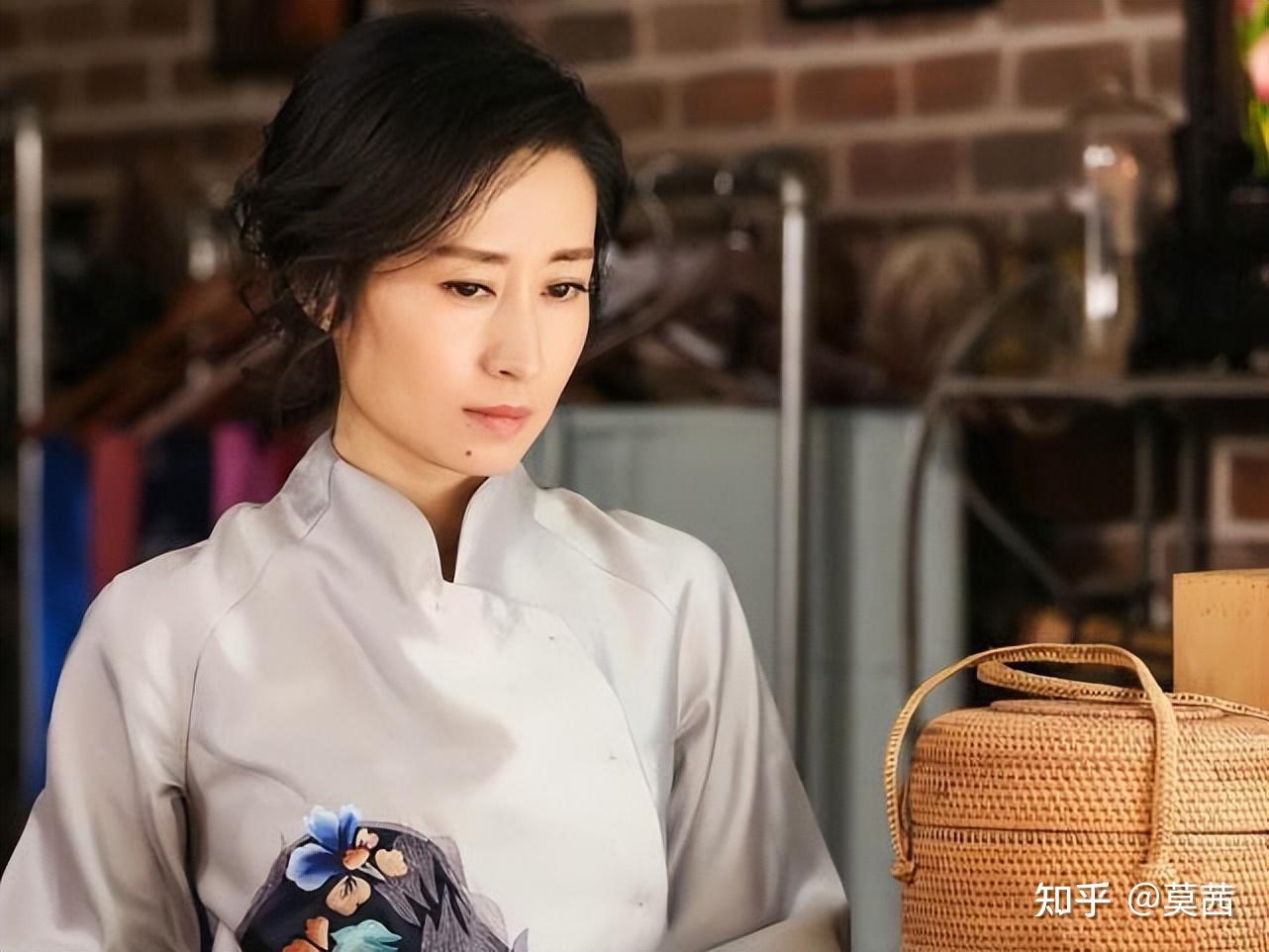 37岁离婚39岁爆红仅用两年就翻身的她到底积攒了多少委屈