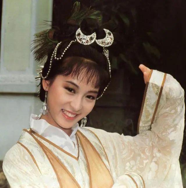 曾华倩:和富豪老公离婚后,10年辛苦付出,把儿子培养成了游泳健将