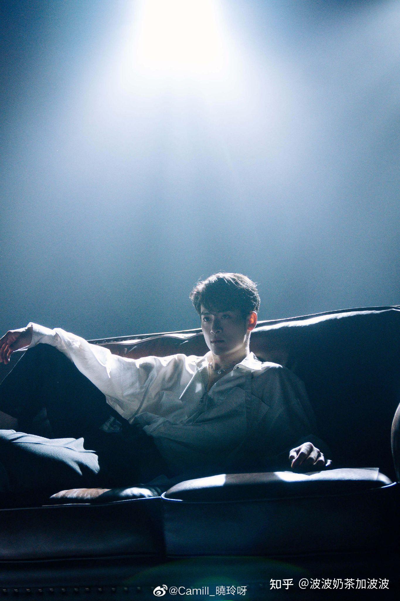 如何评价《创造营 2021》第六期《joker》舞台中力丸的表现?