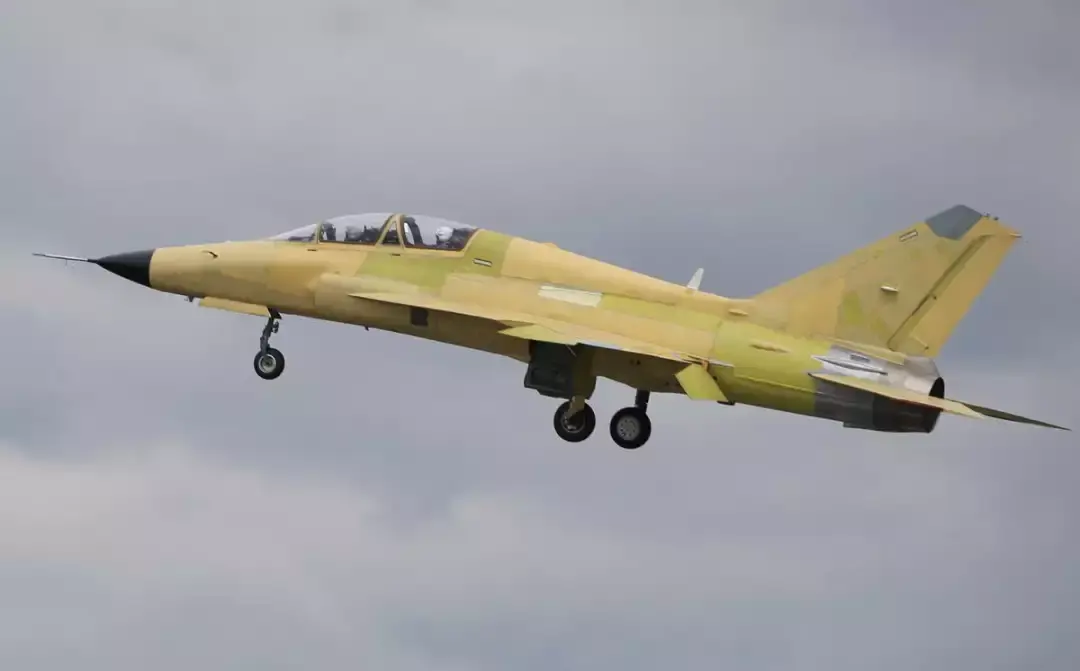 图看ftc-2000g飞机首飞仪式