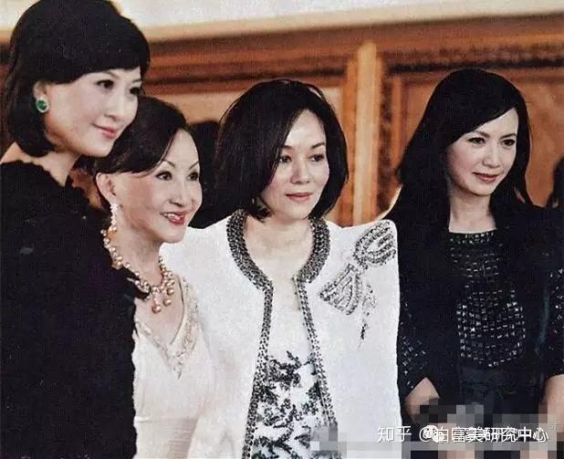 近几年的毛玉萍过得十分低调,有知情人士透露她在香港享清福,一直也没