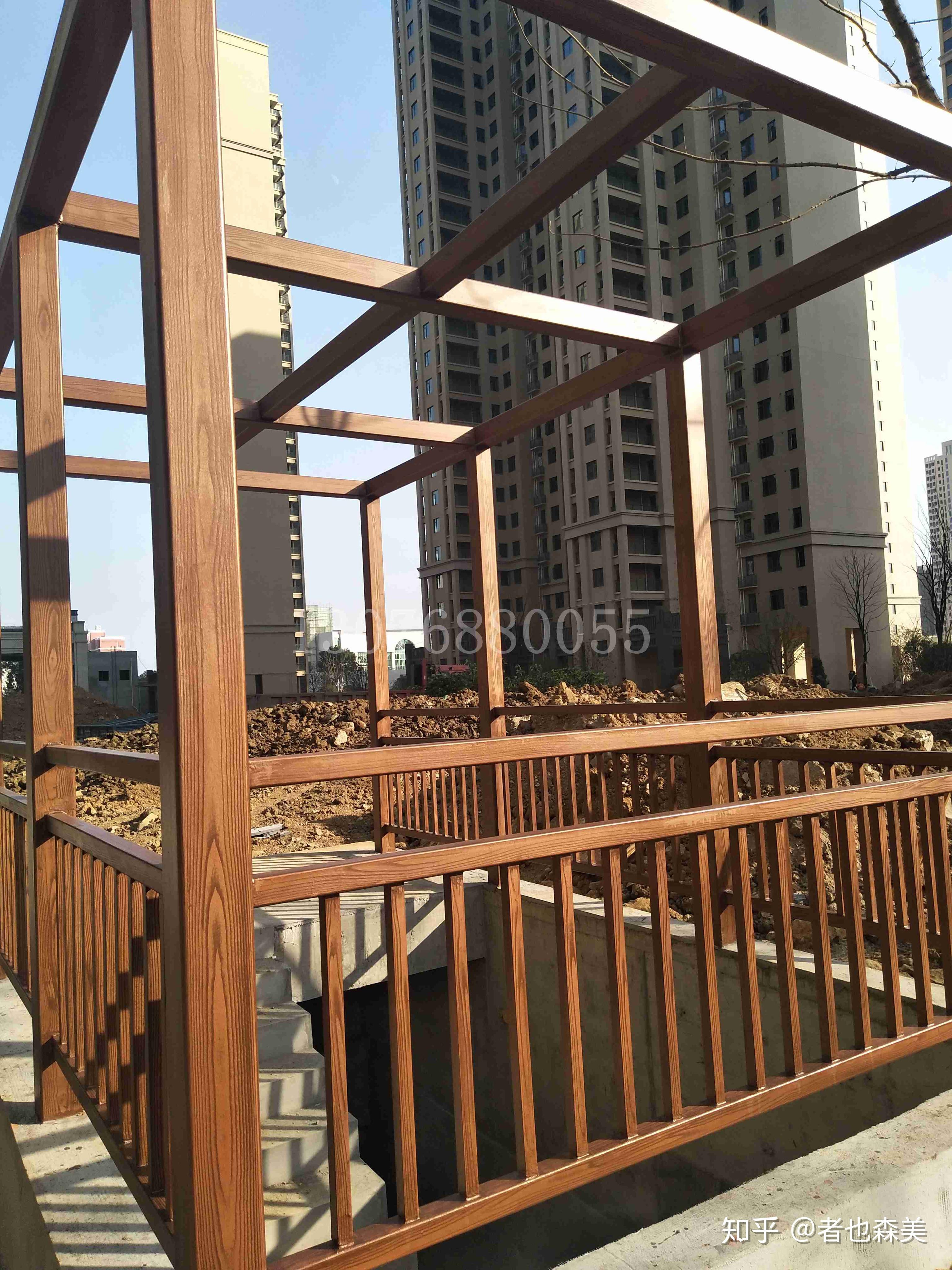 武汉黄陂区车库廊架木纹漆施工效果