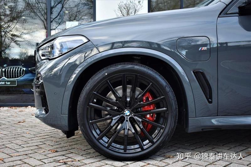 新bmwx5插电式混动军舰灰超帅