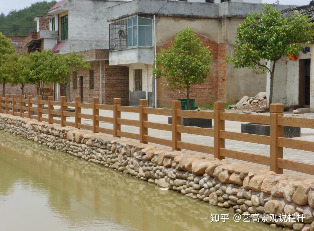 池塘河沿水庫防護欄杆農村水泥仿木欄杆在堅守崗位