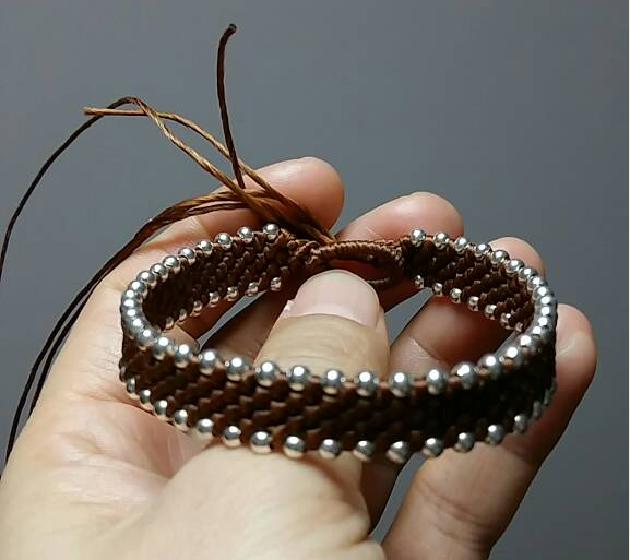 木子手工:手工红绳编织蛇结与金刚结的区别及