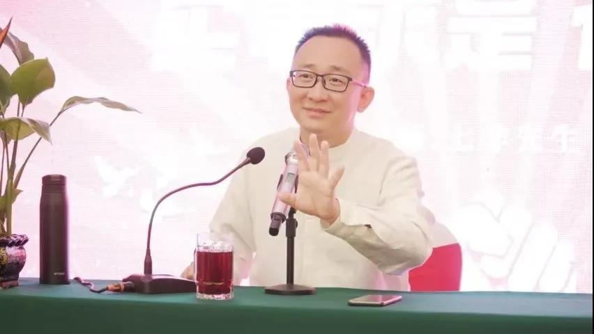 七非先生的回答是,"你压根不是想的太多,你是想的太少.