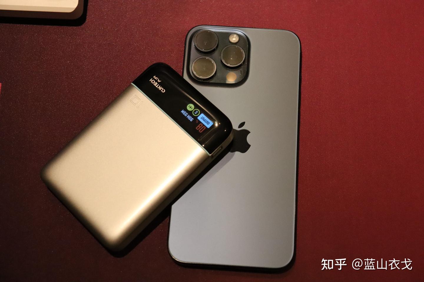 酷态科充电宝-年货节薅羊毛|酷态科 10 号磁吸电能卡实测,硅碳电芯续航不缩水,智能大屏+多重防护,实用又安心!