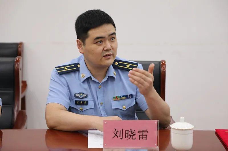 空军招飞局北京选拔中心刘晓雷同志,向石家庄精英中学和杨永哲,田家良