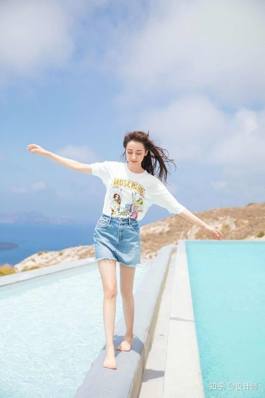 跟着迪丽热巴学习8个拍照姿势避免拍照尴尬拍照更显自然上镜