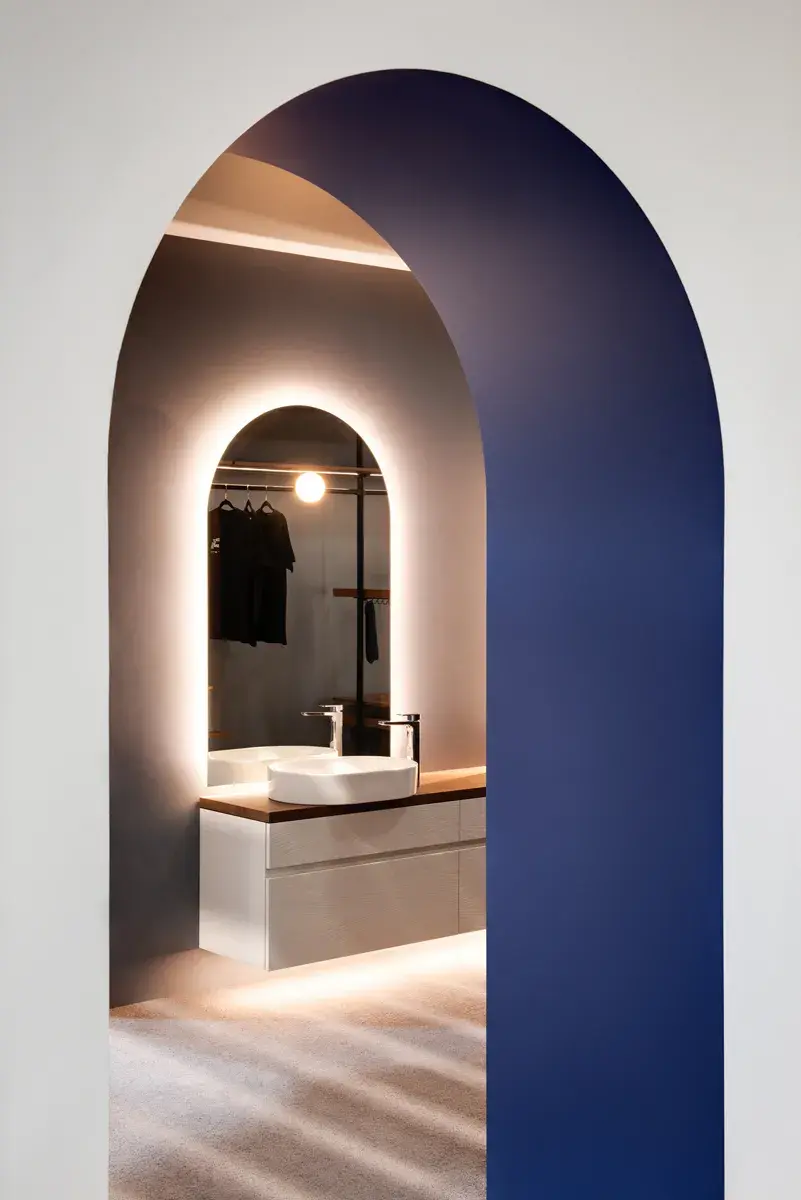 拱形门最主要的特点就是它的"拱",根据弧度和形状的不同,大致有以下几