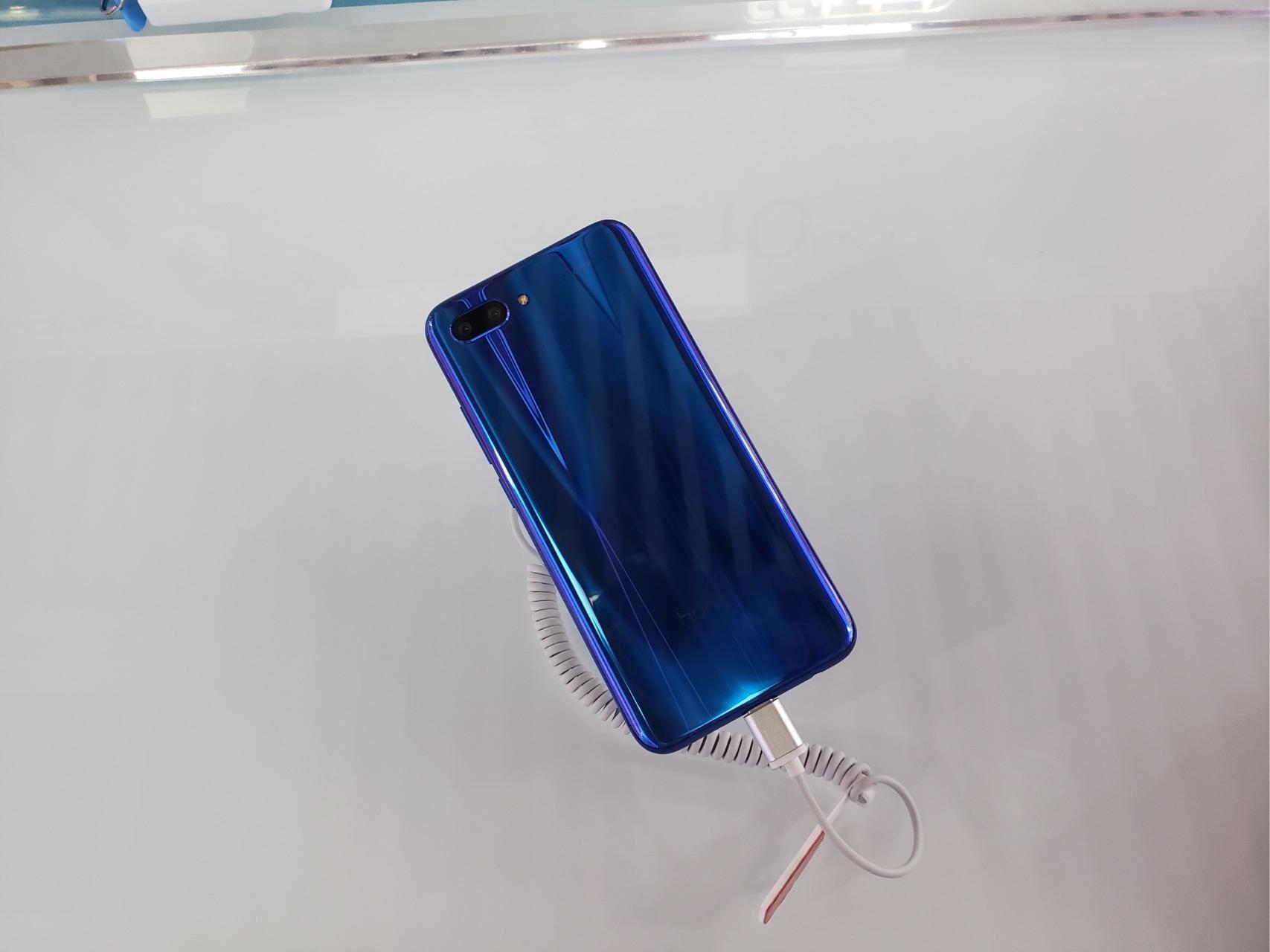 如何评价荣耀 10?