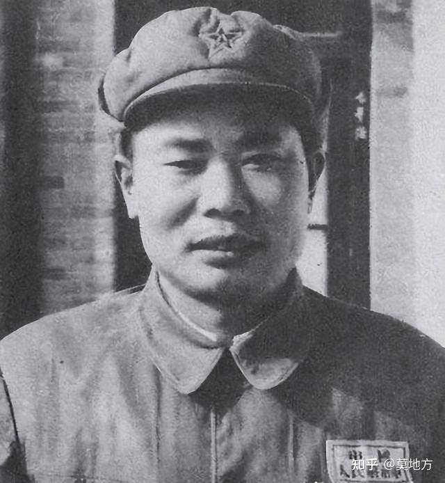 1951年,杨得志率部入朝时路过天津,老战友黄敬赶往火车站见面 - 知乎