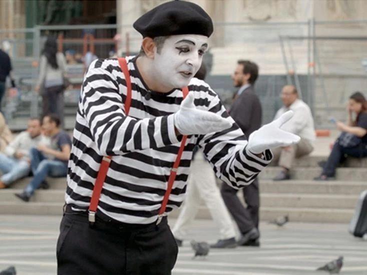 哑剧小丑的经典装扮——白脸 条纹衫1788年,当阿拉丁的故事登上