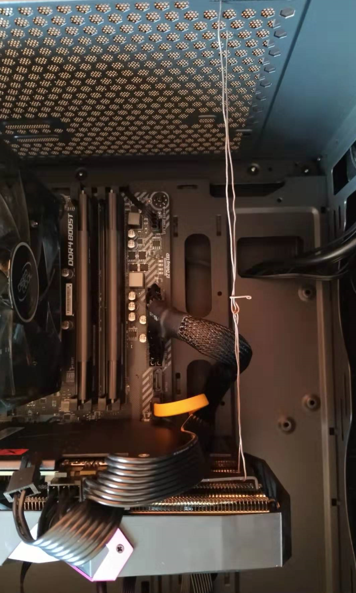 电脑diy人民群众不信邪0元解决大块头显卡下垂问题还要啥支架