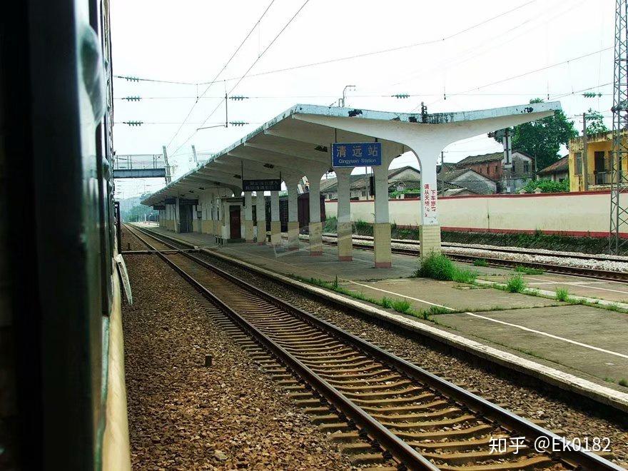 站,老线几乎都得到利用作为下行使用,中间有曾有两个会让站长高和迎嘴