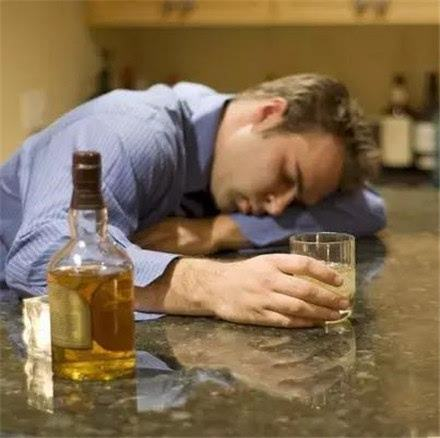 原来,喝酒的危害不是睡一觉就没事,一次醉酒伤6周!
