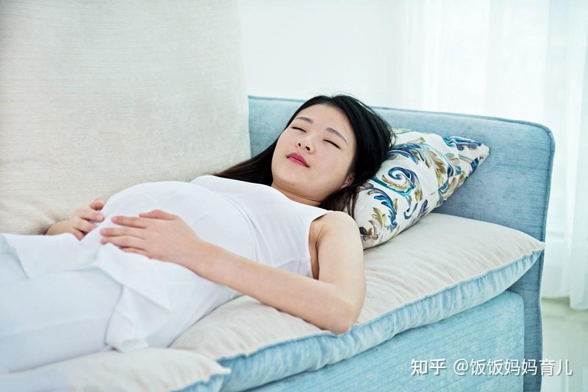孕妇哪种睡姿最好呢？哪种睡姿又会对胎儿产生不良影响呢？_平安健康