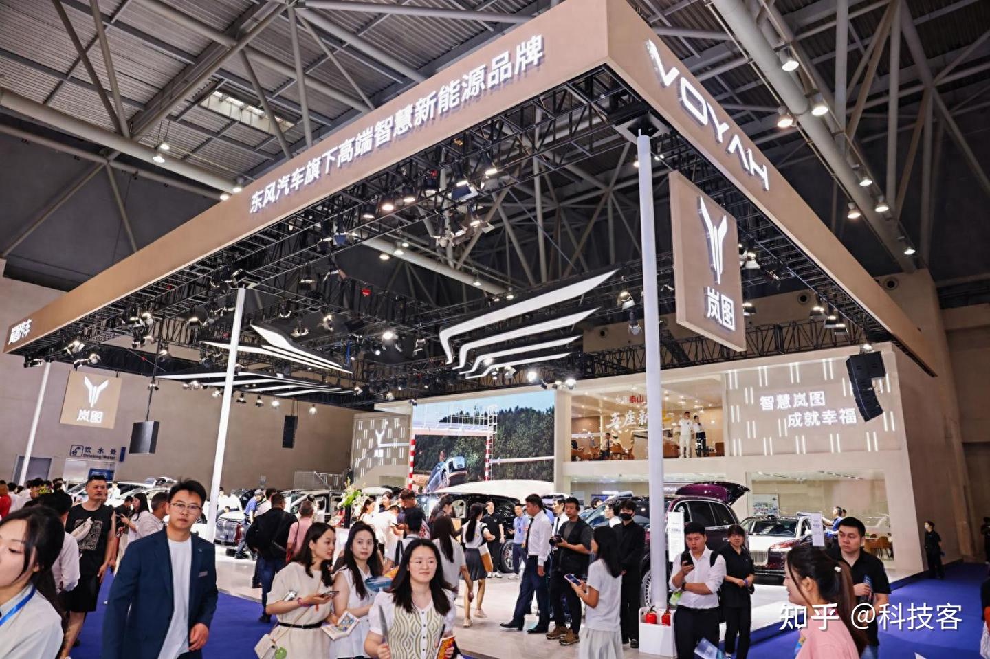 智启山城 全能登场 岚图泰山X8重庆车展正式上市