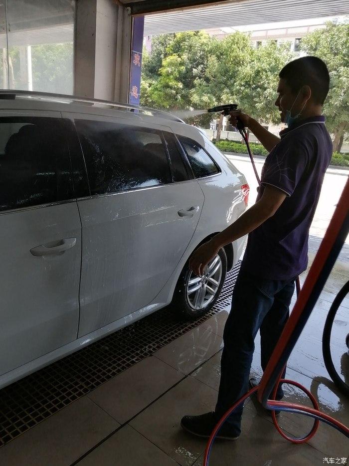 磨泥打蜡给我的爱车朗行旧貌换新姿