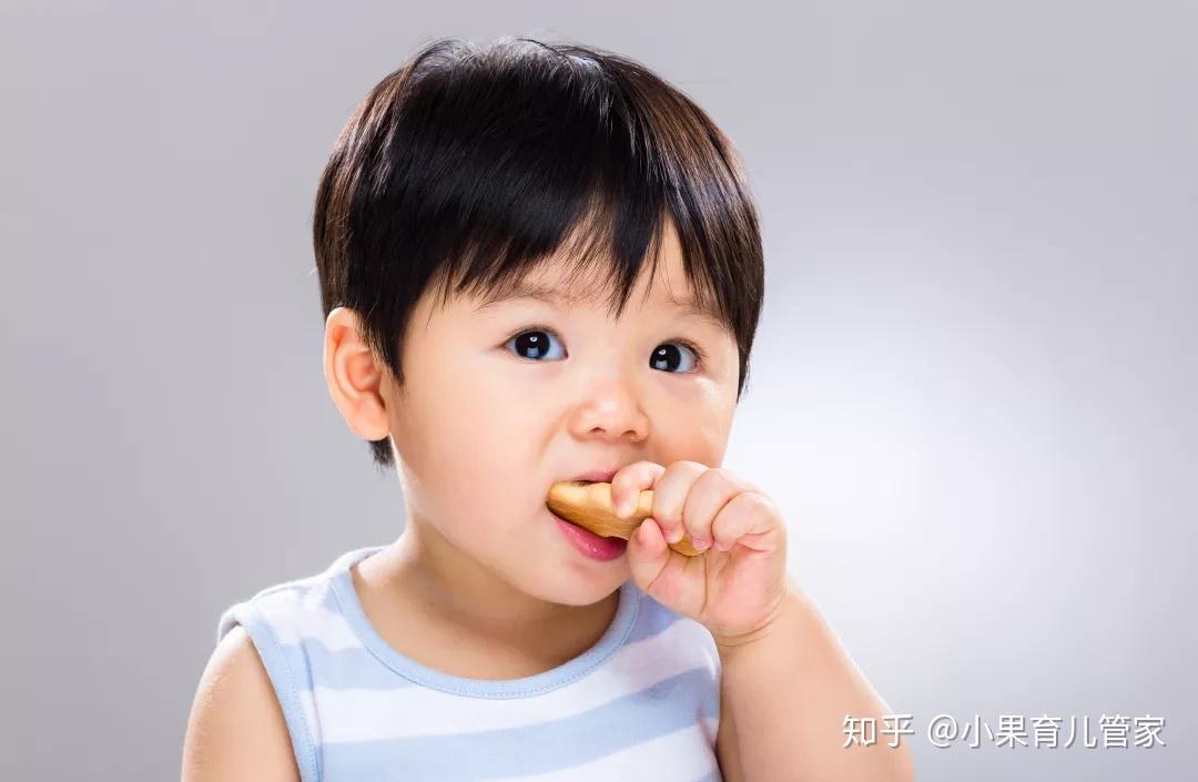 婴儿几个月会抓握 v2-5aa771040806e1bd1dcb90f4e90fd822_r.jpg