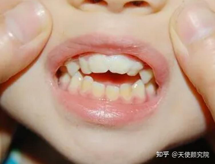 郑秀妍这段太蛊了吧!芒果台怎么能删了不播??!(郑秀妍签约英皇)