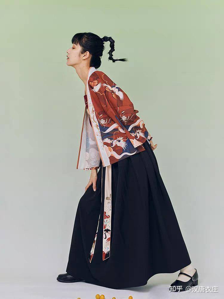 汉元素和汉服都有,可以自由选择自己喜欢的款式2,店铺:清水溪一套300