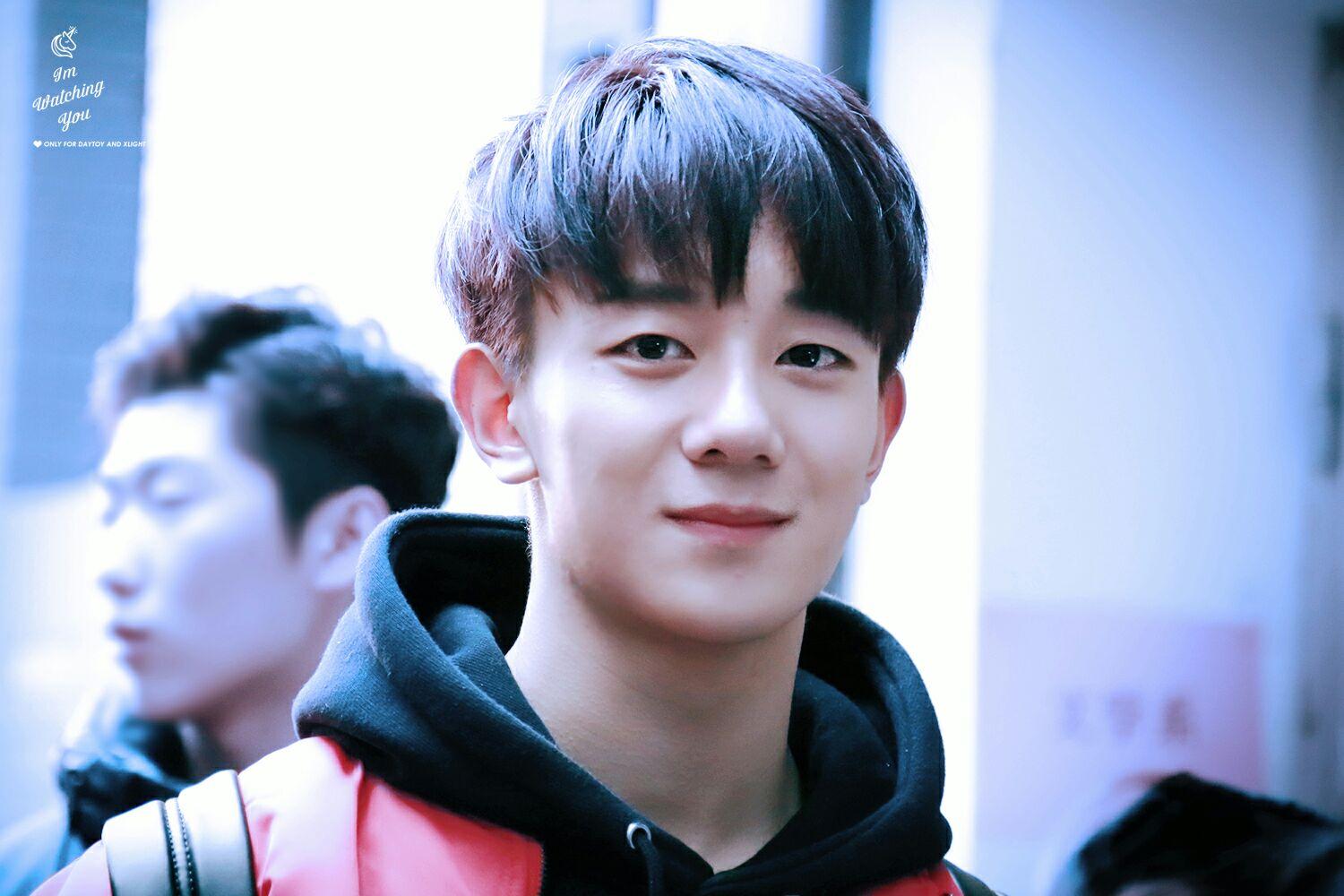 少年感是什么颜色 v2-5b5db693e514919f215ecaf6c24300e6_r.jpg