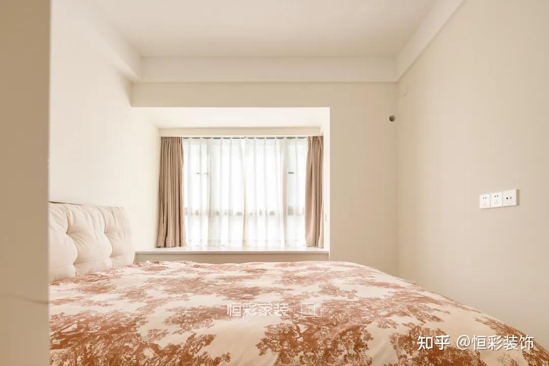 100㎡奶油中古，胡桃木+白，一眼沦陷，好看又好住！ - 知乎