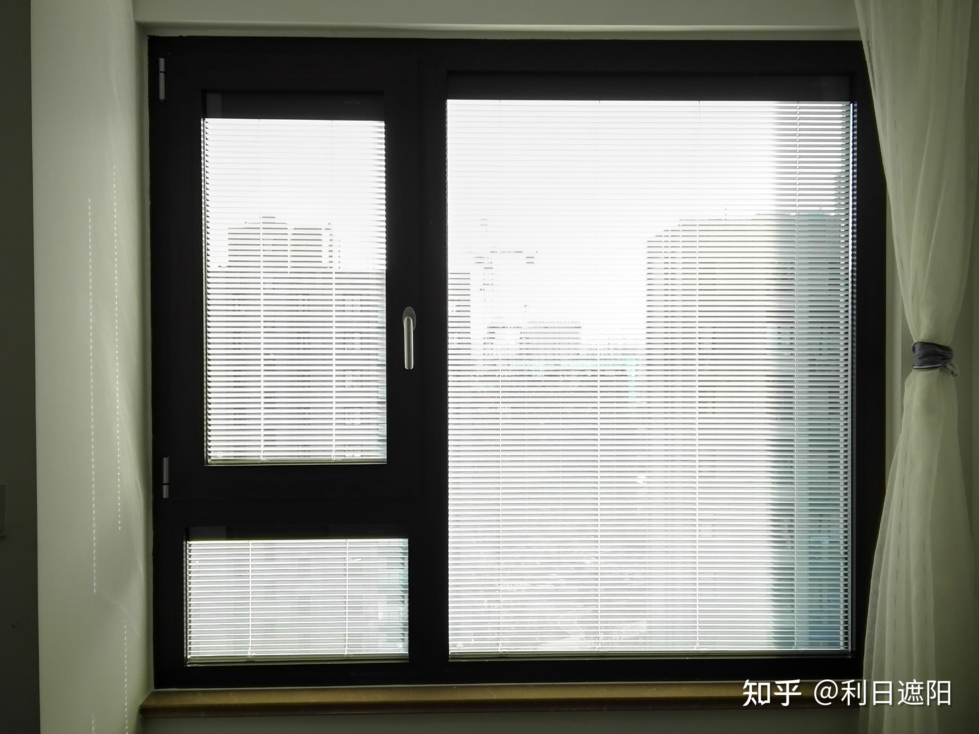 中空玻璃内置百叶门窗能使噪音降得更低,最低可达到36分贝