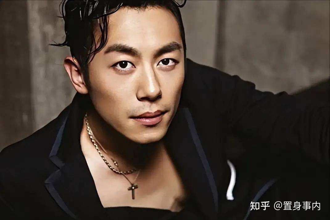 看腻了假惺惺的"双眼皮",这6位男星的单眼皮,一个比一个迷人