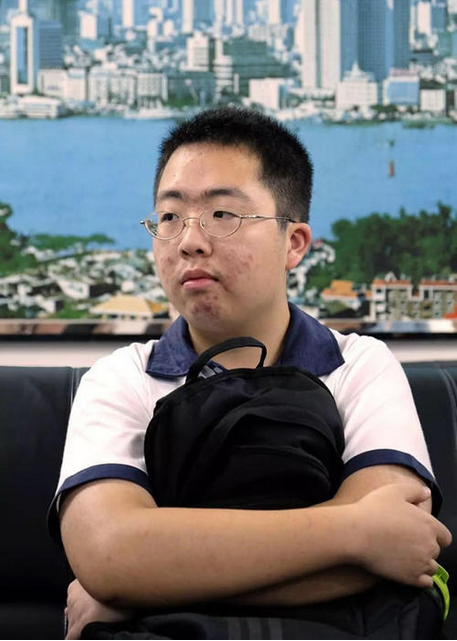 福建状元黄昊我的理想是厦大天知道我能考上清华