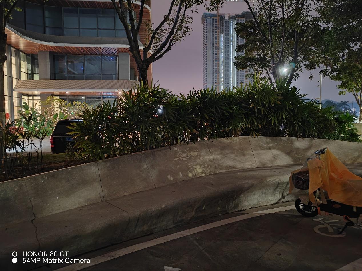 荣耀80gt和小米13哪台更值得买真机评测对比来了