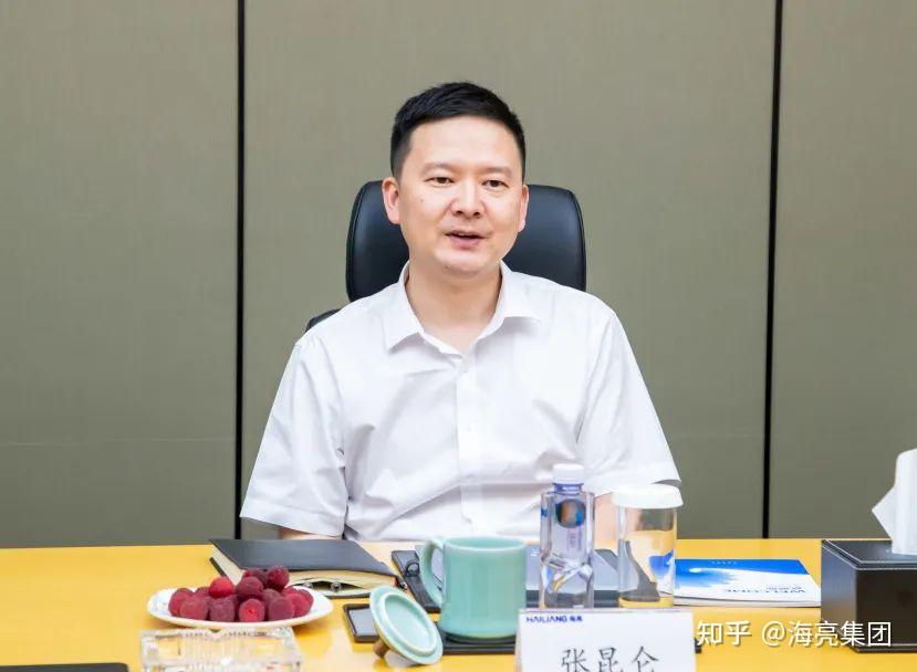 诸暨市委副书记,市长张昆仑到海亮集团调研