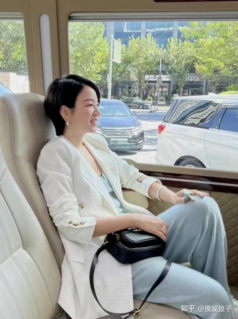 阿雅:嫁活佛老公,住千万豪宅,甩大小S几条街,成人生赢家 - 知乎