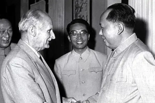 蒙哥马利访问中国被中国陆军所折服回国说中国陆军不可战胜