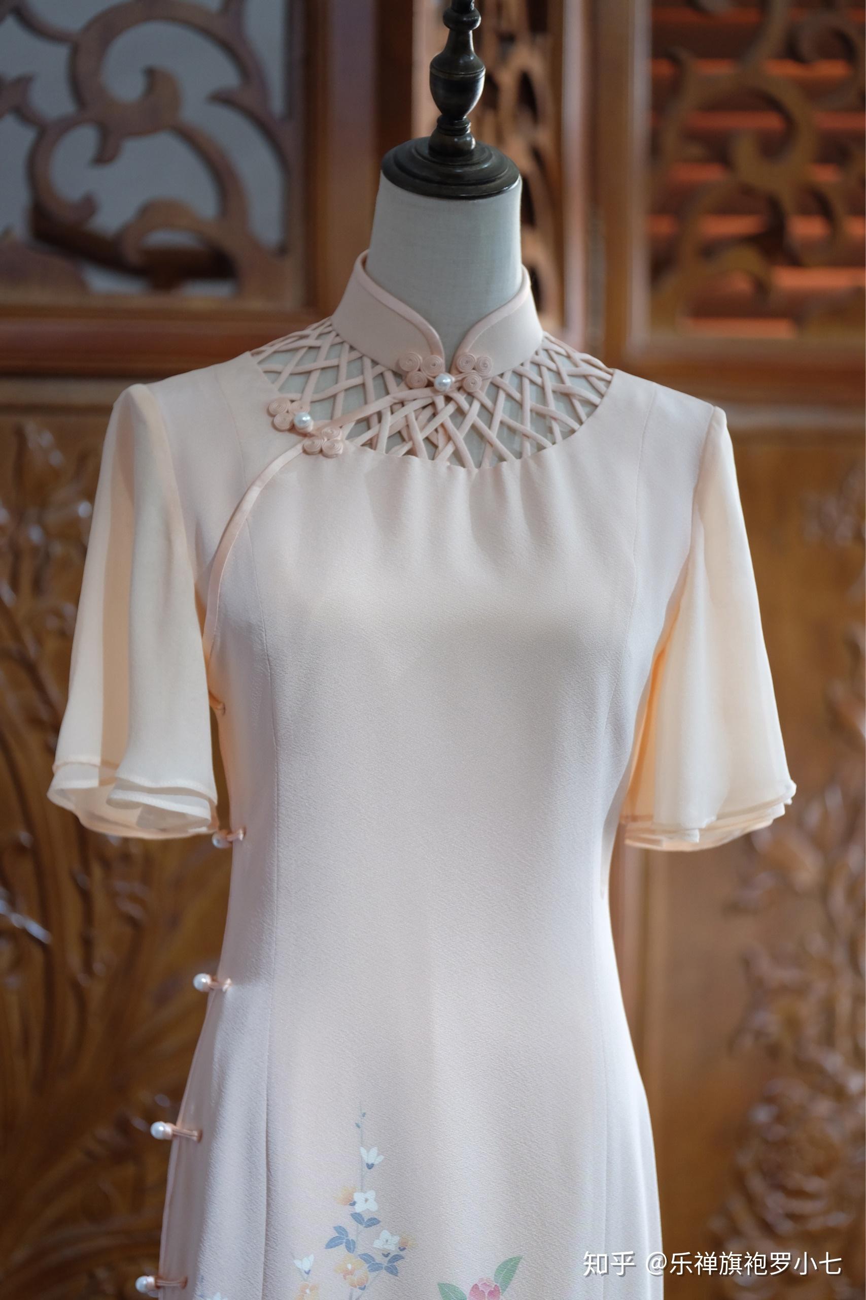 治愈系这样的正绢旗袍太温柔