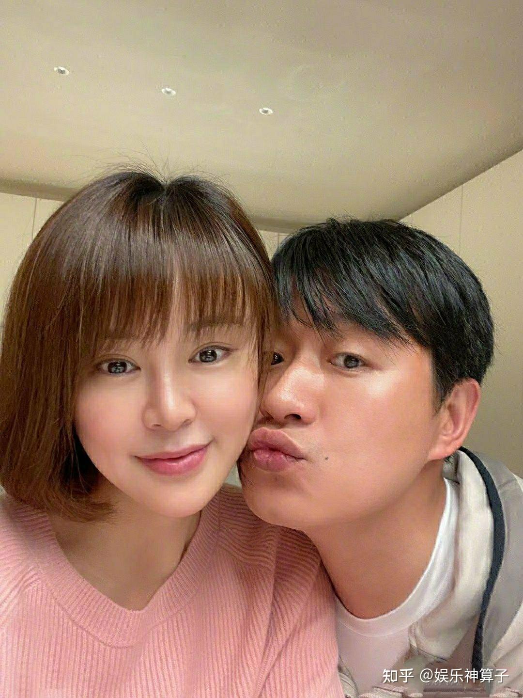 明星夫妻三八节花式秀恩爱黄磊晒与妻子贴脸照佟大为夫妻上演面条吻