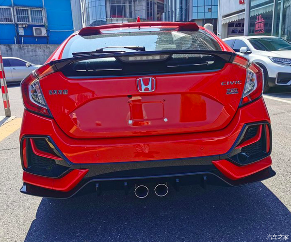 实拍2021款本田思域红色车身相当吸睛配15t售1439万元起