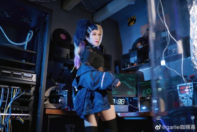 《英雄联盟》kda女团 阿卡丽cosplay