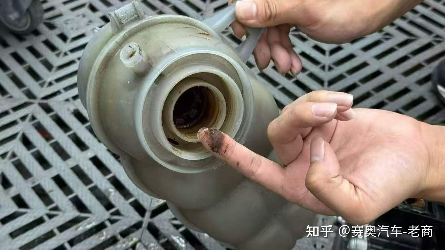 成都奥迪高温报警后只补防冻液,为什么往往解决不了问题?