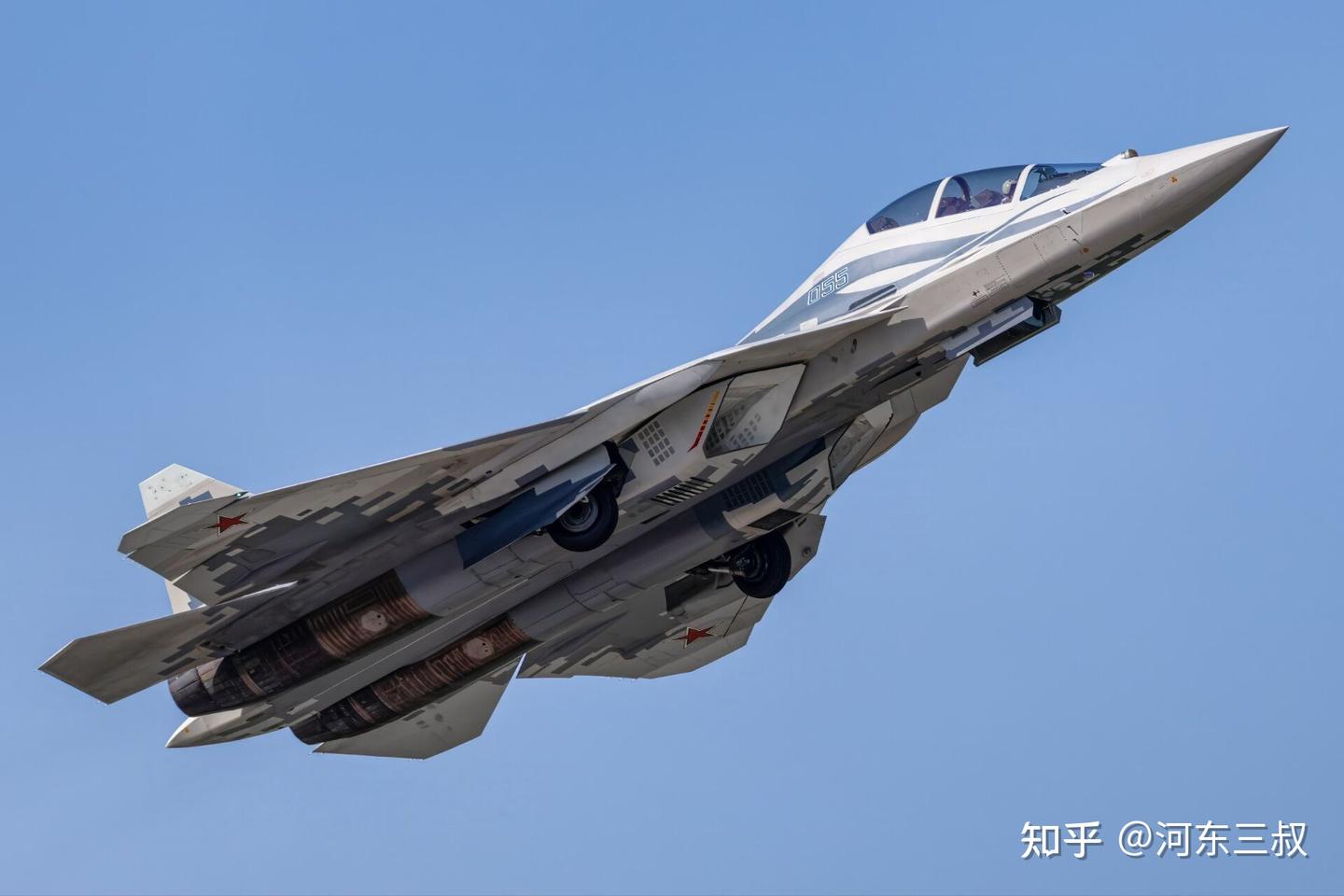 苏57D首飞，全球第二款双座型五代机，理论上仅次于歼20S - 知乎