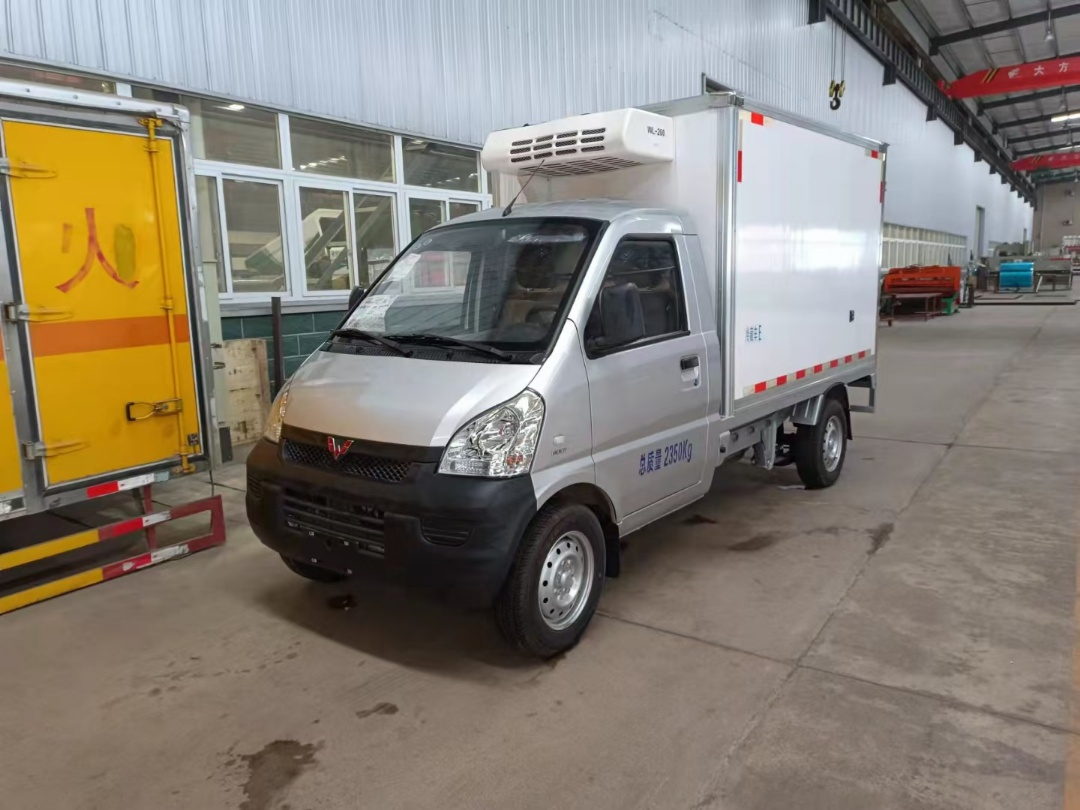 五菱小型冷藏车价格冷藏面包车价格