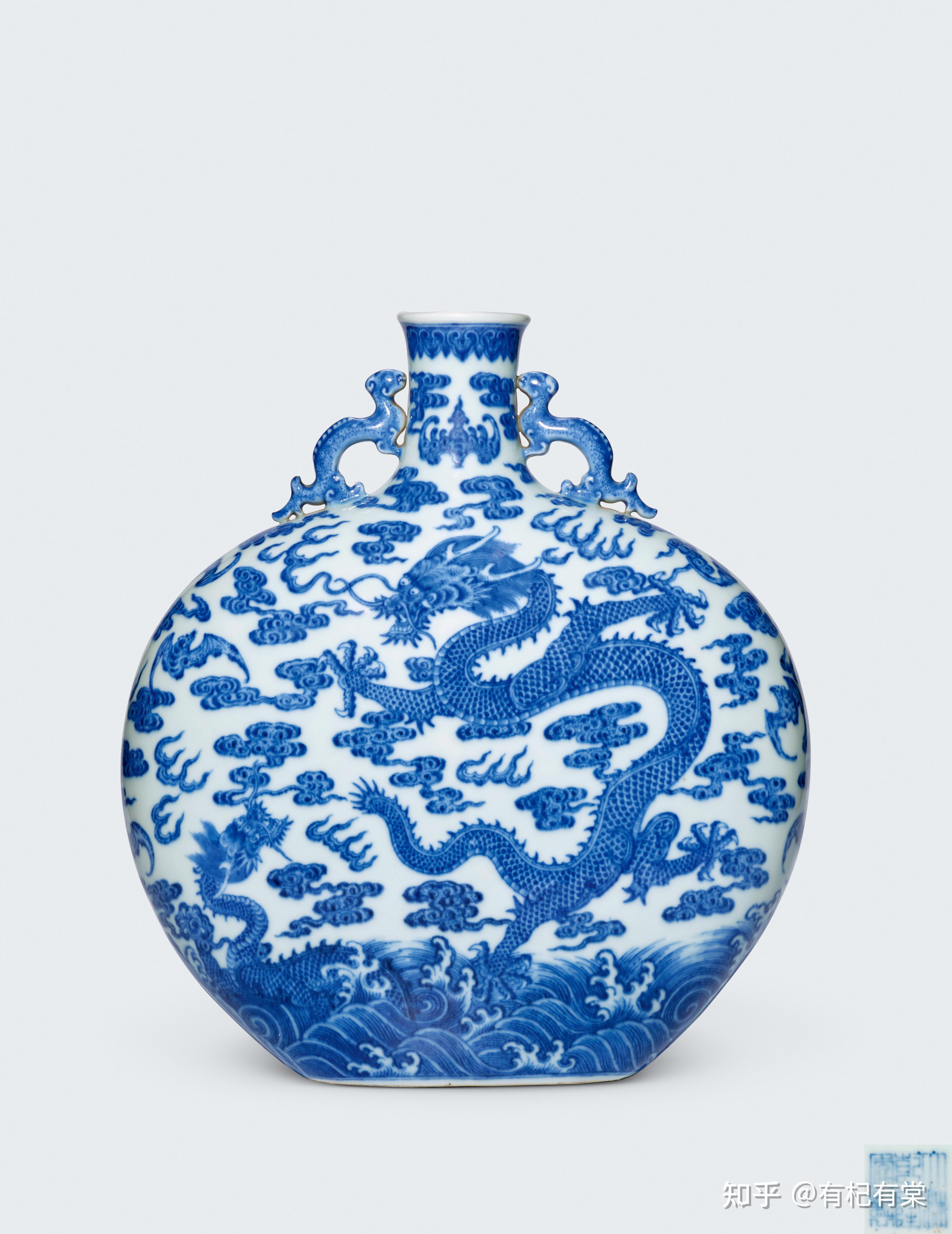 凤翥龙骧——龙凤纹样御瓷拍卖鉴赏(二)